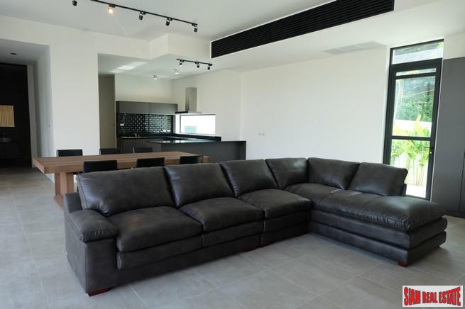 New Three Bedroom Single Storey Pool Villa in Central Rawai Location
