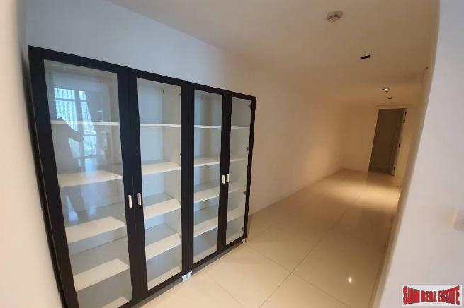 Athenee Residence | Spectacular City Views from this Three Bedroom Corner Condo in Phloen Chit