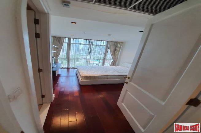 Athenee Residence | Spectacular City Views from this Three Bedroom Corner Condo in Phloen Chit