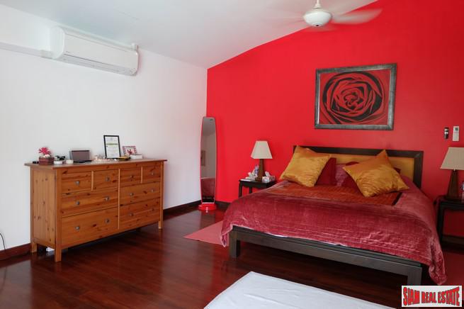 Loch Palm Cove | Large Courtyard Design Three Bedroom Pool Villa for Rent