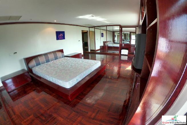 Baan Somthavil | Extra Large Three Bedroom for Rent with Views of Lumpini Park and Royal Bangkok Sport Club in Ratchadamri