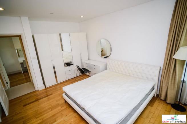 Aguston Sukhumvit 22 | Charming Deluxe Two Bedroom Condo with Extras and Pets Allowed in Phrom Phong