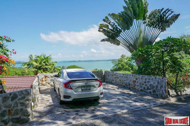 Luxurious Four-Bedroom Sea-View Pool Villa in Prestigious Yamu Estate