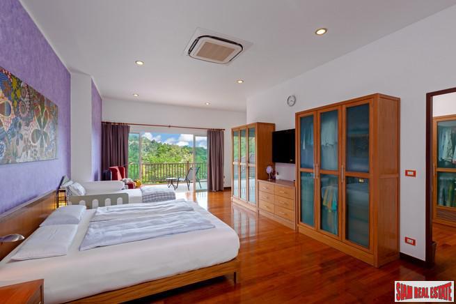 Beautiful and Spacious Hillside Home with Pool Overlooking Loch Palm Golf Course-10