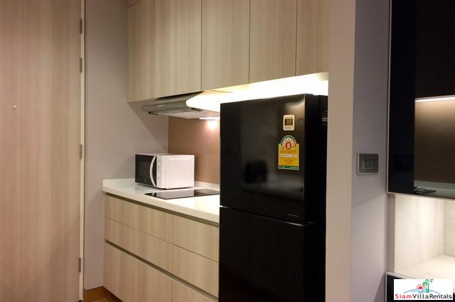 The Lumpini 24 | Elegant Two Bedroom Condo for Rent with City Views in Phrom Phong