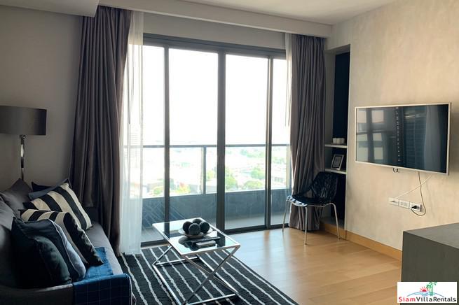 The Lumpini 24 | Elegant Two Bedroom Condo for Rent with City Views in Phrom Phong