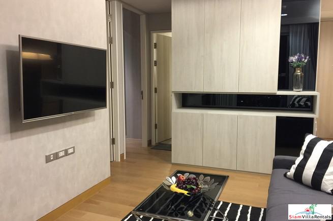 The Lumpini 24 | Elegant Two Bedroom Condo for Rent with City Views in Phrom Phong