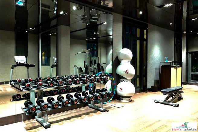 Diplomat 39 | Classic One Bedroom Condo with Pool View just a One Minute Walk from BTS Phrom Phong