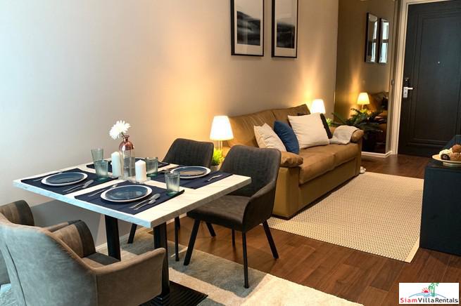 Diplomat 39 | Classic One Bedroom Condo with Pool View just a One Minute Walk from BTS Phrom Phong