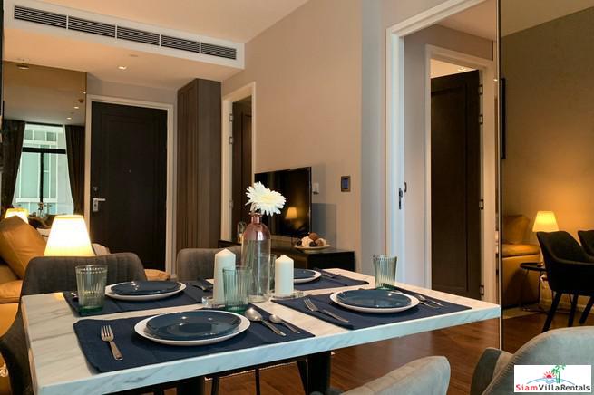 Diplomat 39 | Classic One Bedroom Condo with Pool View just a One Minute Walk from BTS Phrom Phong