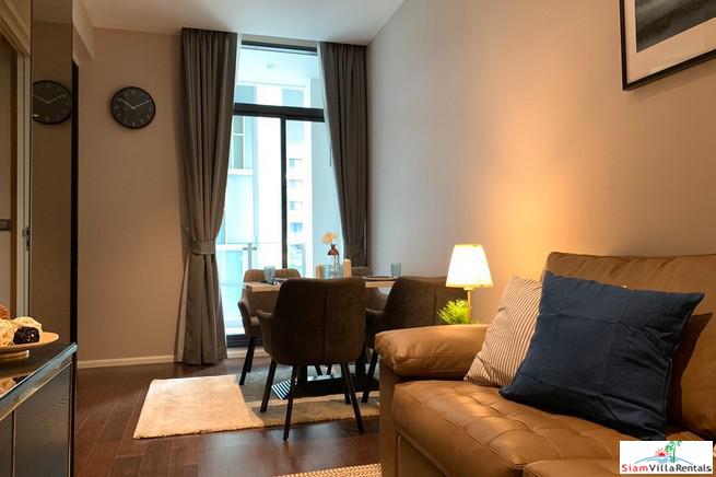 Diplomat 39 | Classic One Bedroom Condo with Pool View just a One Minute Walk from BTS Phrom Phong