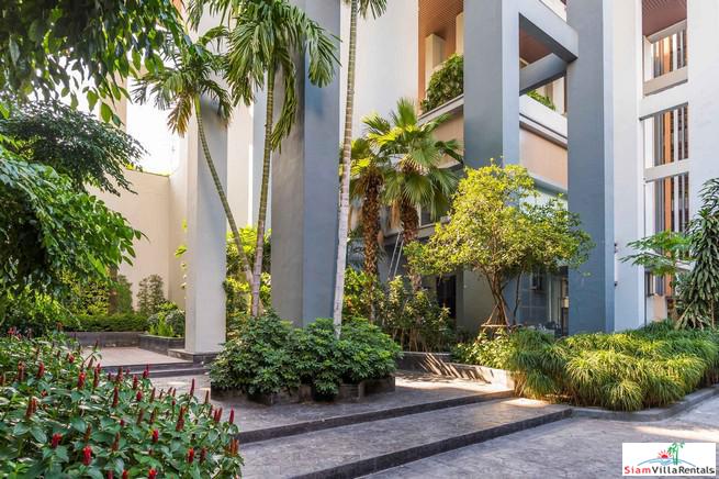 Circle Condominium | Show Quality Luxury Two Bedroom Condo in Phetchaburi with Unblocked City Views
