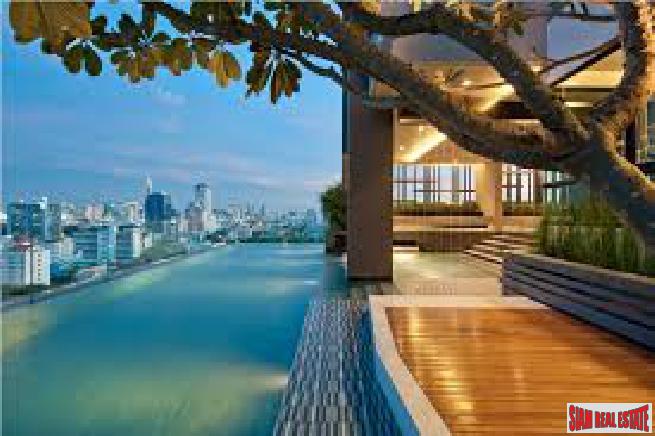 Phasuk Tower Condominium