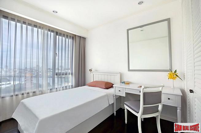 Condo One X Sukhumvit 26 | Bright and Spacious One Bedroom Close to BTS Phrom Phong