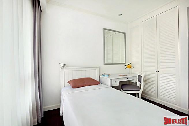 Condo One X Sukhumvit 26 | Bright and Spacious One Bedroom Close to BTS Phrom Phong