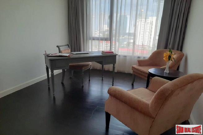 Condo One X Sukhumvit 26 | Bright and Spacious One Bedroom Close to BTS Phrom Phong