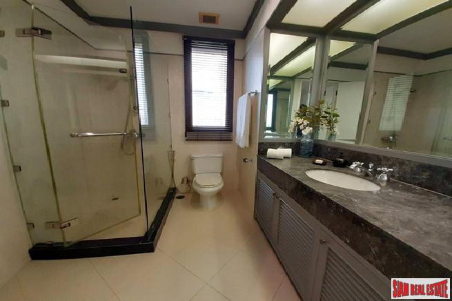 Condo One X Sukhumvit 26 | Bright and Spacious One Bedroom Close to BTS Phrom Phong