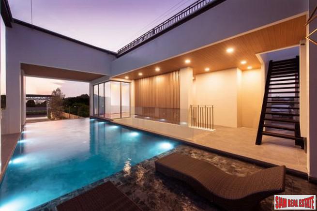 Secure Estate of Luxury Town Homes in Construction at Sukumvit 101, Phunnawithee