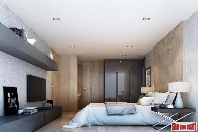 Secure Estate of Luxury Town Homes in Construction at Sukumvit 101, Phunnawithee