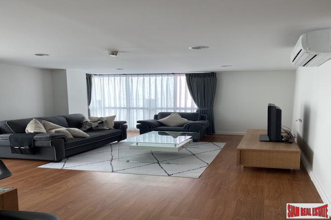 Centric Scene Aree 2 | New High Quality Three Bedroom Contemporary Condo for Rent in Ari Low-rise