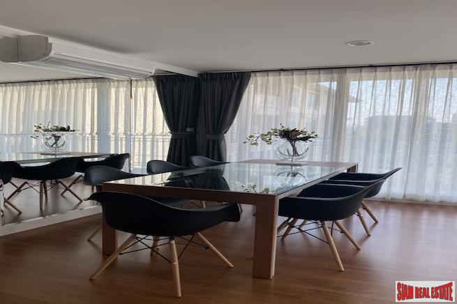 Centric Scene Aree 2 | New High Quality Three Bedroom Contemporary Condo for Rent in Ari Low-rise
