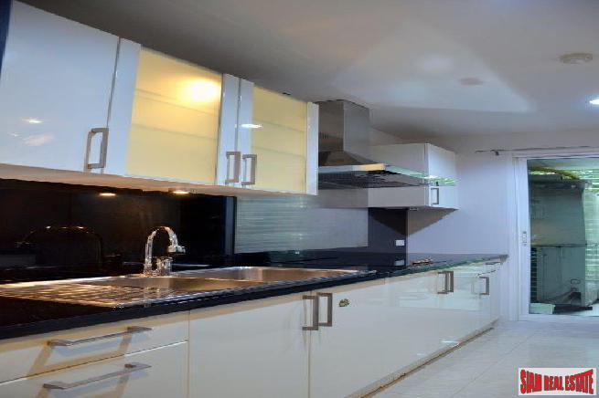Supreme Elegance | Beautiful 2 Bed Condo with Big Balcony for Sale in Low-Rise Boutique Building at Nanglinchi Road, Sathorn