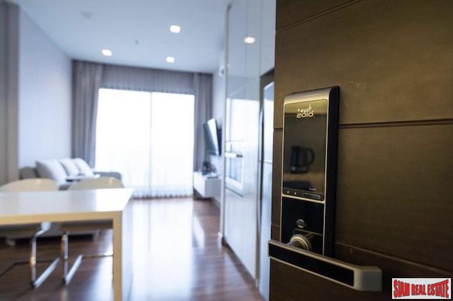 Ivy Ampio | Contemporary One Bedroom Ratchadaphisek Condo for Sale with Unblocked City Views