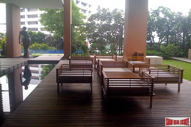 Fullerton Sukhumvit | Two Bedroom Private Corner Condo with City Views for Sale in Thong Lo - Pet Friendly!