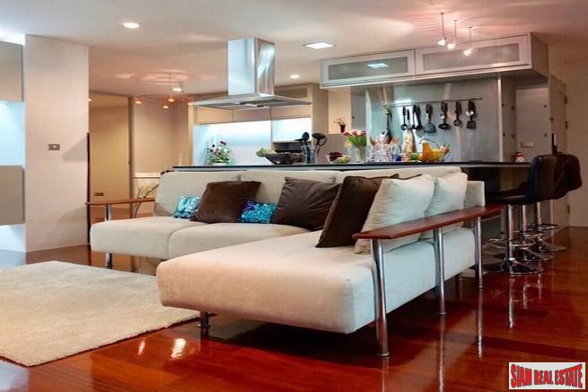 Silom Terrace | Extra Spacious Two Bedroom Condo Suitable for a Family for Rent in Silom