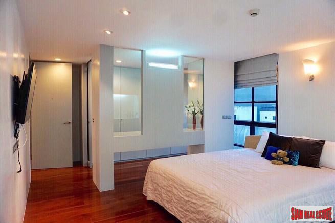 Silom Terrace | Extra Spacious Two Bedroom Condo Suitable for a Family for Rent in Silom