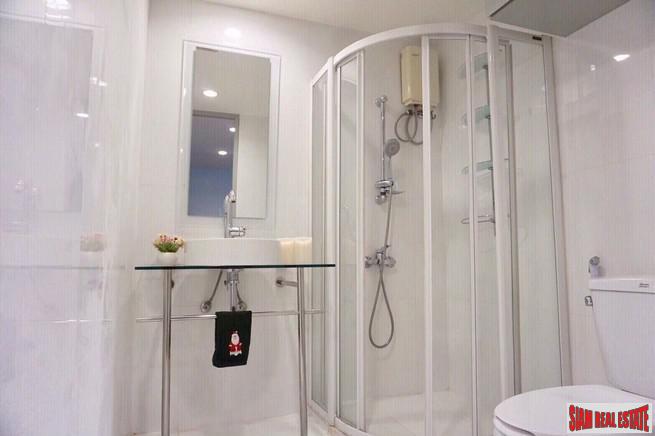 Silom Terrace | Extra Spacious Two Bedroom Condo Suitable for a Family for Rent in Silom
