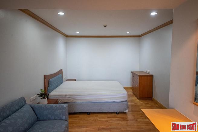 Sachayan Mansion | Extra Large Two Bedroom Apartment for Rent in Thong Lo + Pet Friendly