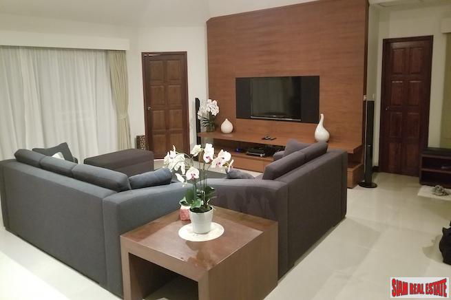 Loch Palms Garden Villas | Two Bedroom Lake View House for Sale on the Golf Course