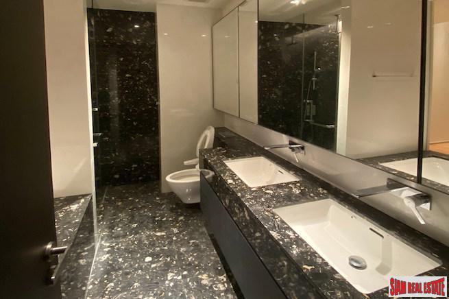 Beatniq Sukhumvit 32 | Two Bedroom + 1 Study room Condo for Rent with Unblocked City Views in Thong Lo