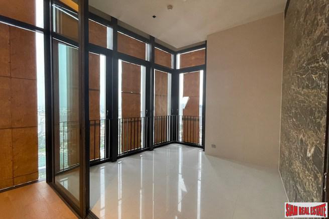 Beatniq Sukhumvit 32 | Two Bedroom + 1 Study room Condo for Rent with Unblocked City Views in Thong Lo