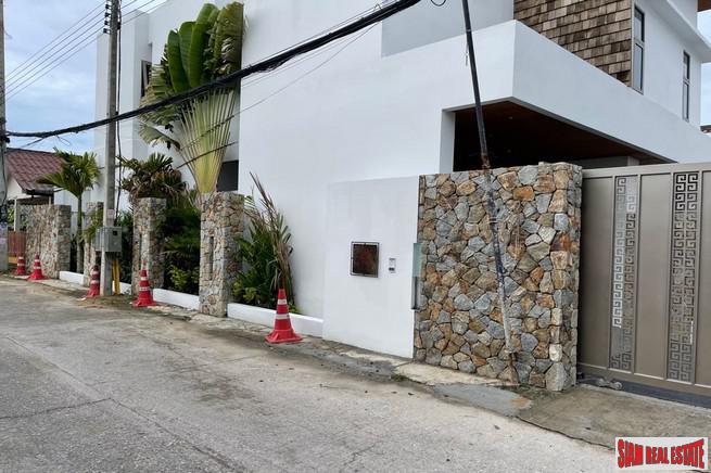 Spectacular New Four Bedroom Pool Villa for Rent in a Great Rawai Location