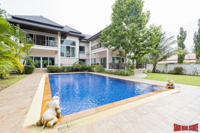 Laguna Homes | Spacious Four Bedroom Family Pool Villa on the Lake