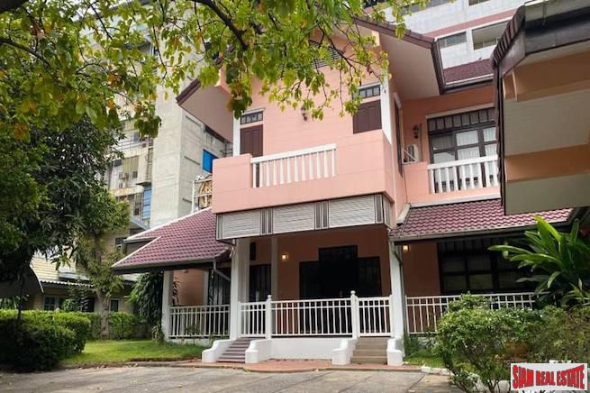 Four Bedroom Pet Friendly House for Rent Near BTS National Stadium