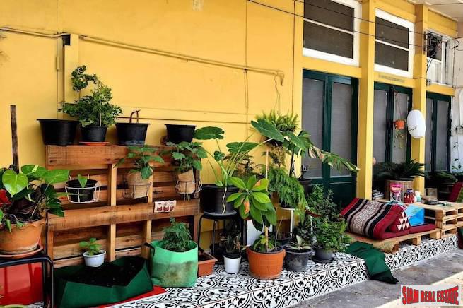 Charming Two Bedroom, Two Storey House for Rent Near BTS Chit Lom | Pet Friendly!