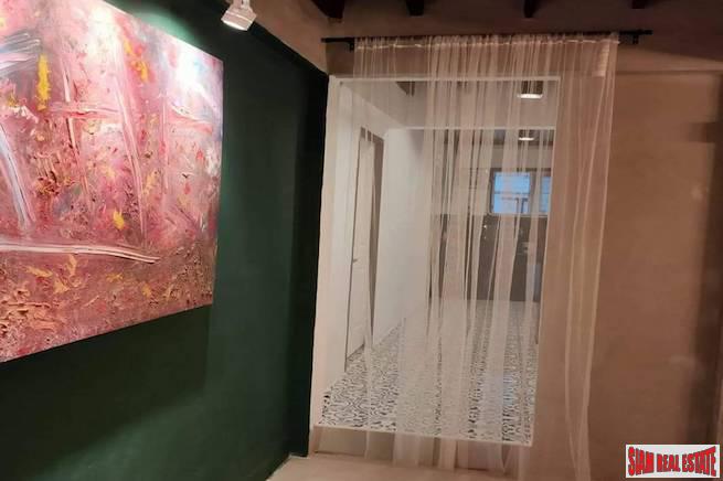 Charming Two Bedroom, Two Storey House for Rent Near BTS Chit Lom | Pet Friendly!