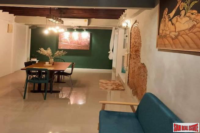Charming Two Bedroom, Two Storey House for Rent Near BTS Chit Lom | Pet Friendly!