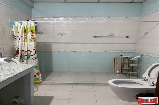 Spacious Three Bedroom, Three Storey House for Rent only 800 Meters from BTS Ekkamai