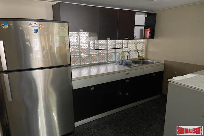 Spacious Three Bedroom, Three Storey House for Rent only 800 Meters from BTS Ekkamai