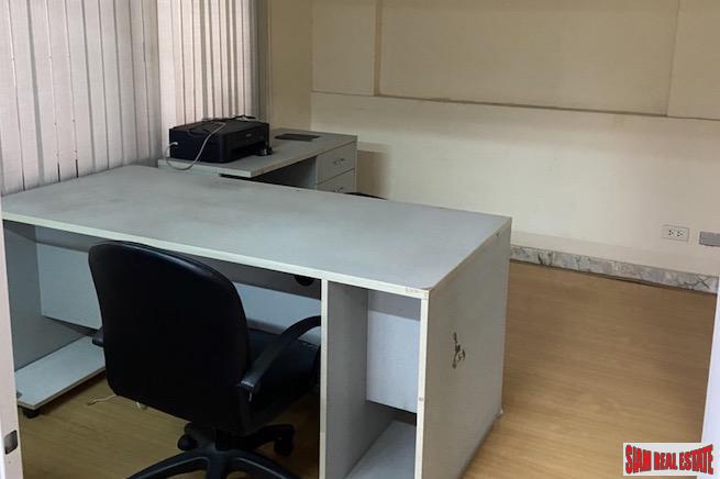 Spacious Three Bedroom, Three Storey House for Rent only 800 Meters from BTS Ekkamai