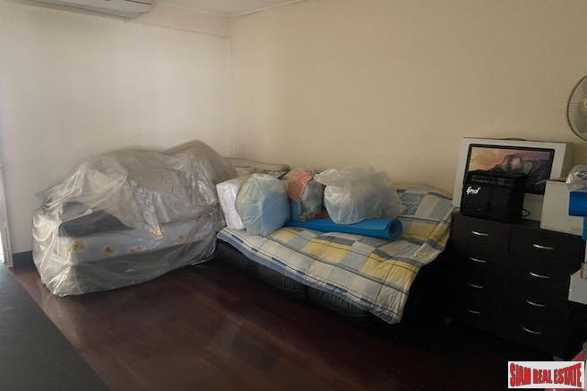 Spacious Three Bedroom, Three Storey House for Rent only 800 Meters from BTS Ekkamai