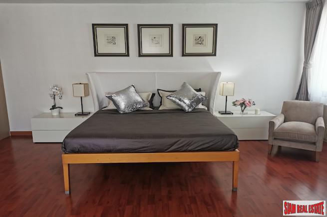 Las Colinas | Elegant & Spacious Two Bedroom Condo for Rent in Asoke
