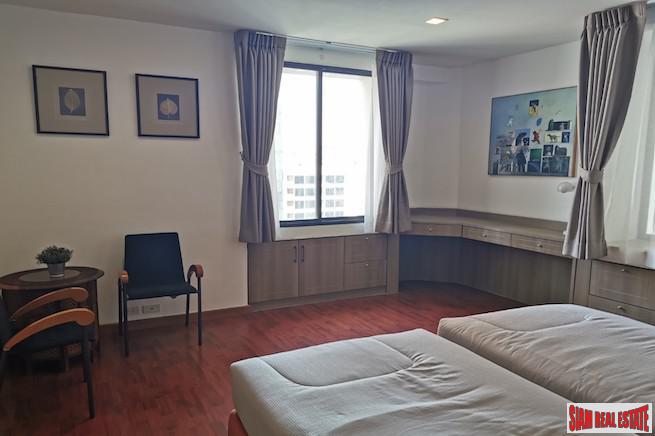 Las Colinas | Elegant & Spacious Two Bedroom Condo for Rent in Asoke-4
