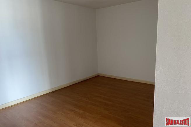 Baan Sukhumvit 36 | Large Two Bedroom Condo for Rent in Thong Lo with Unblocked City Views