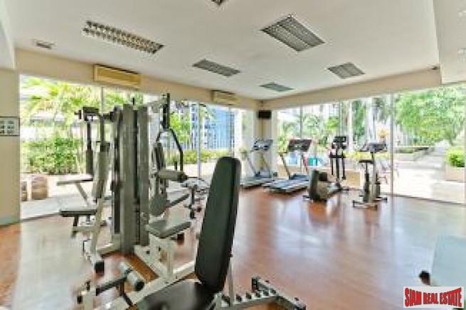 Grand Parkview Asoke | Comfortable One Bedroom Condo on the 27th Floor for Rent