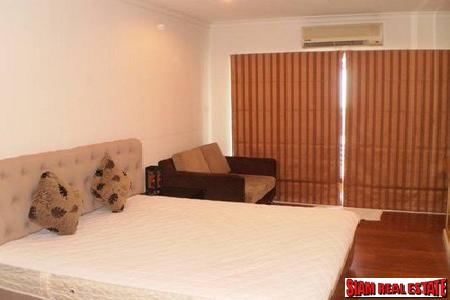 Cozy living of Studio unit, 1 Bathroom, on 16th floor at Grand Park View Asok, Sukhumvit 21